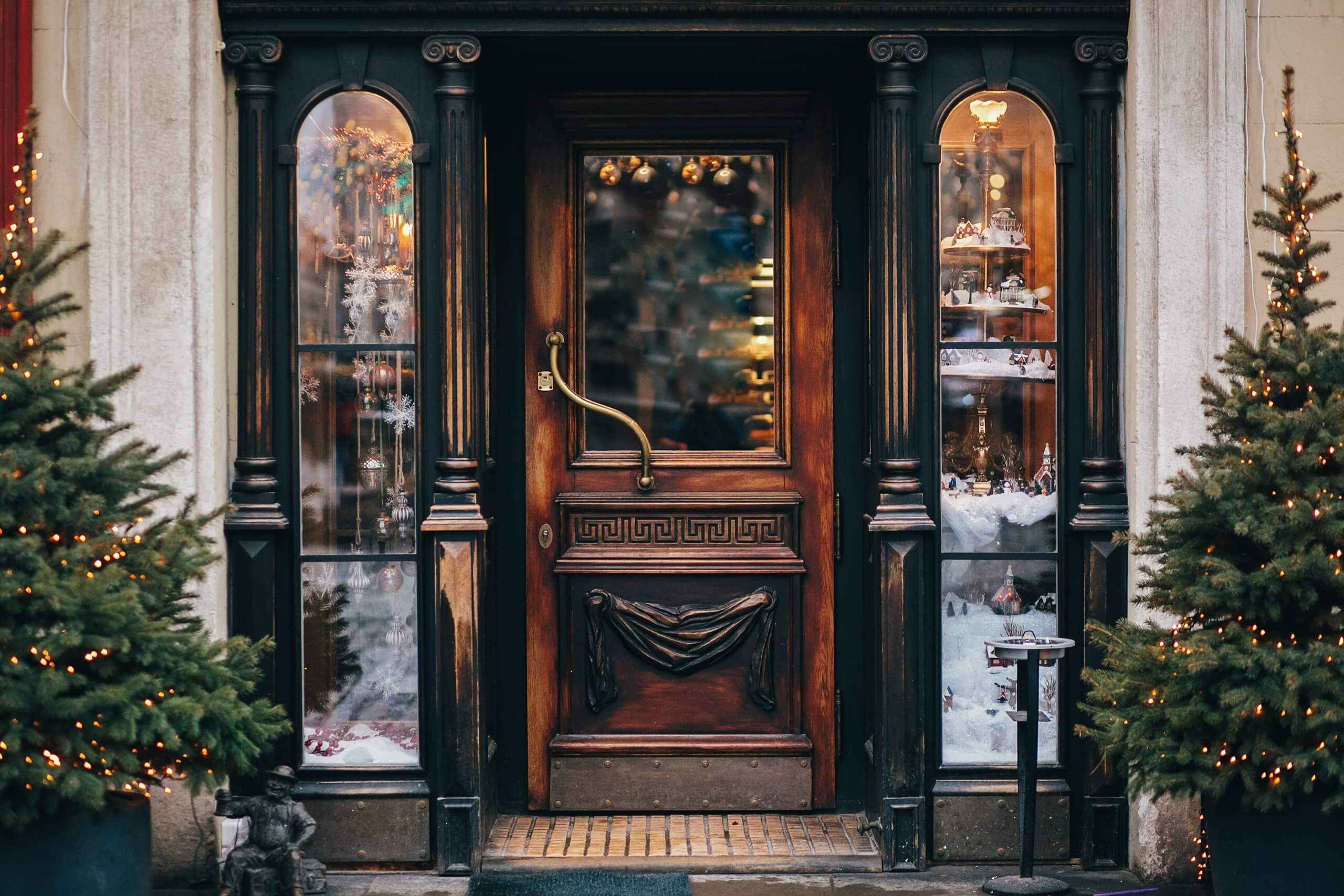 Will the Cold Weather Warp My Storefront Door?